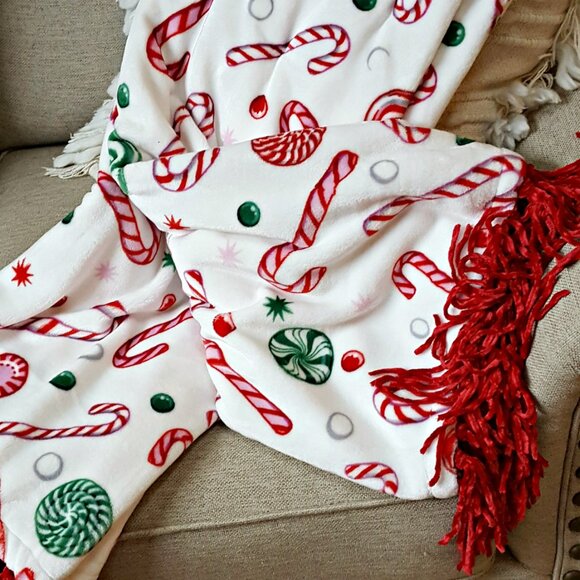 NEW! CANDY LAND Candy CANE PLUSH THROW BLANKET - Picture 3 of 6